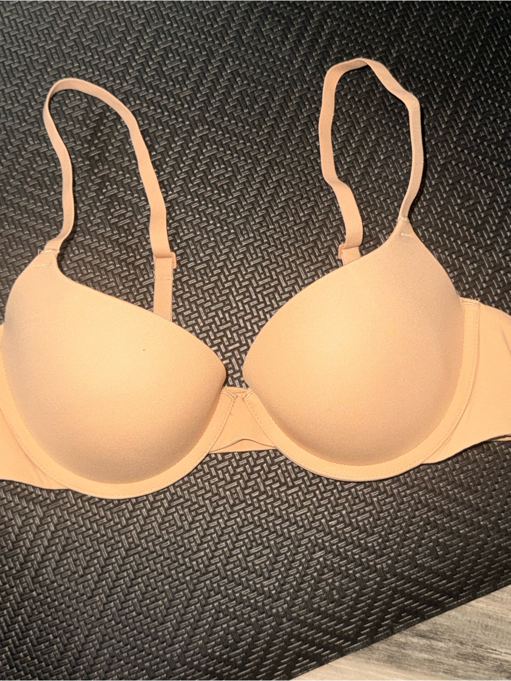 SKIMStrapless Nude Push-Up Bra size b34 NWOT never wore or washed